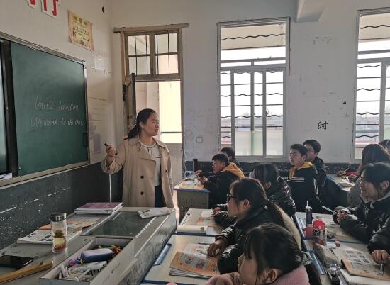 立足課堂推課改 聚焦質(zhì)量謀發(fā)展——濱?？h界牌中學(xué)開展校際交流活動側(cè)記
