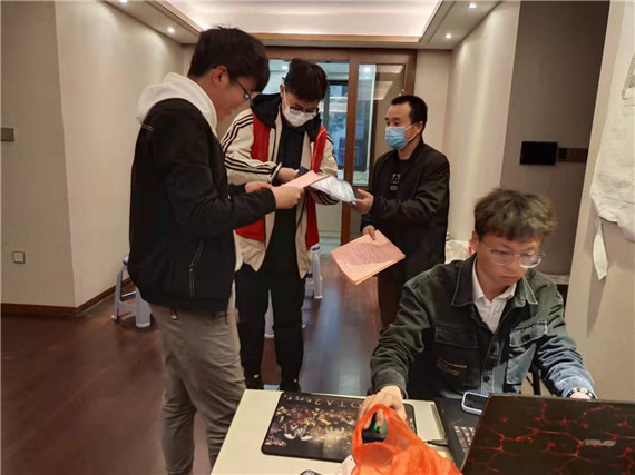 攝山村：學(xué)黨史、辦實(shí)事 小區(qū)反電詐宣傳不停歇
