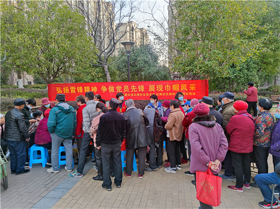 紅梅社區(qū):志愿服務融入冬訓課堂 雷鋒精神彰顯黨員本色